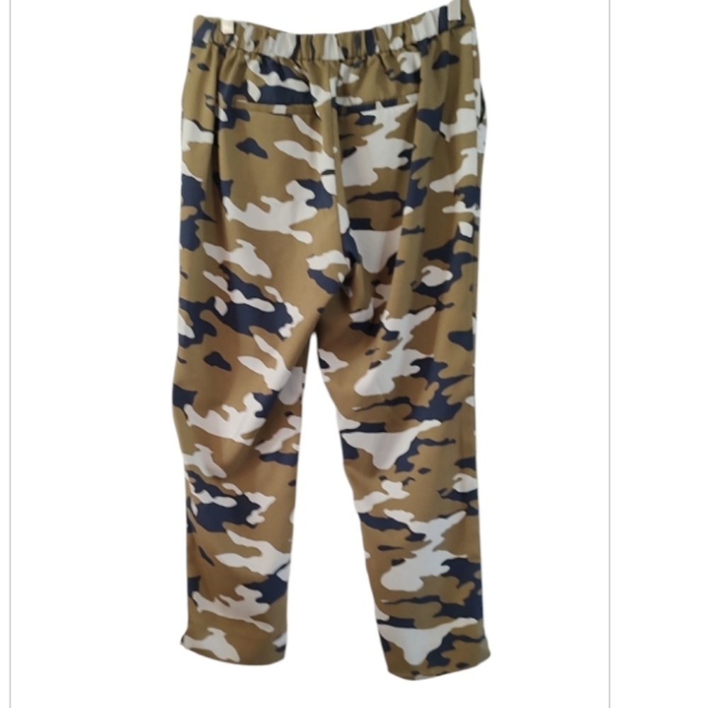 Banana Republic Camo Pull On Pants - Picture 2 of 4